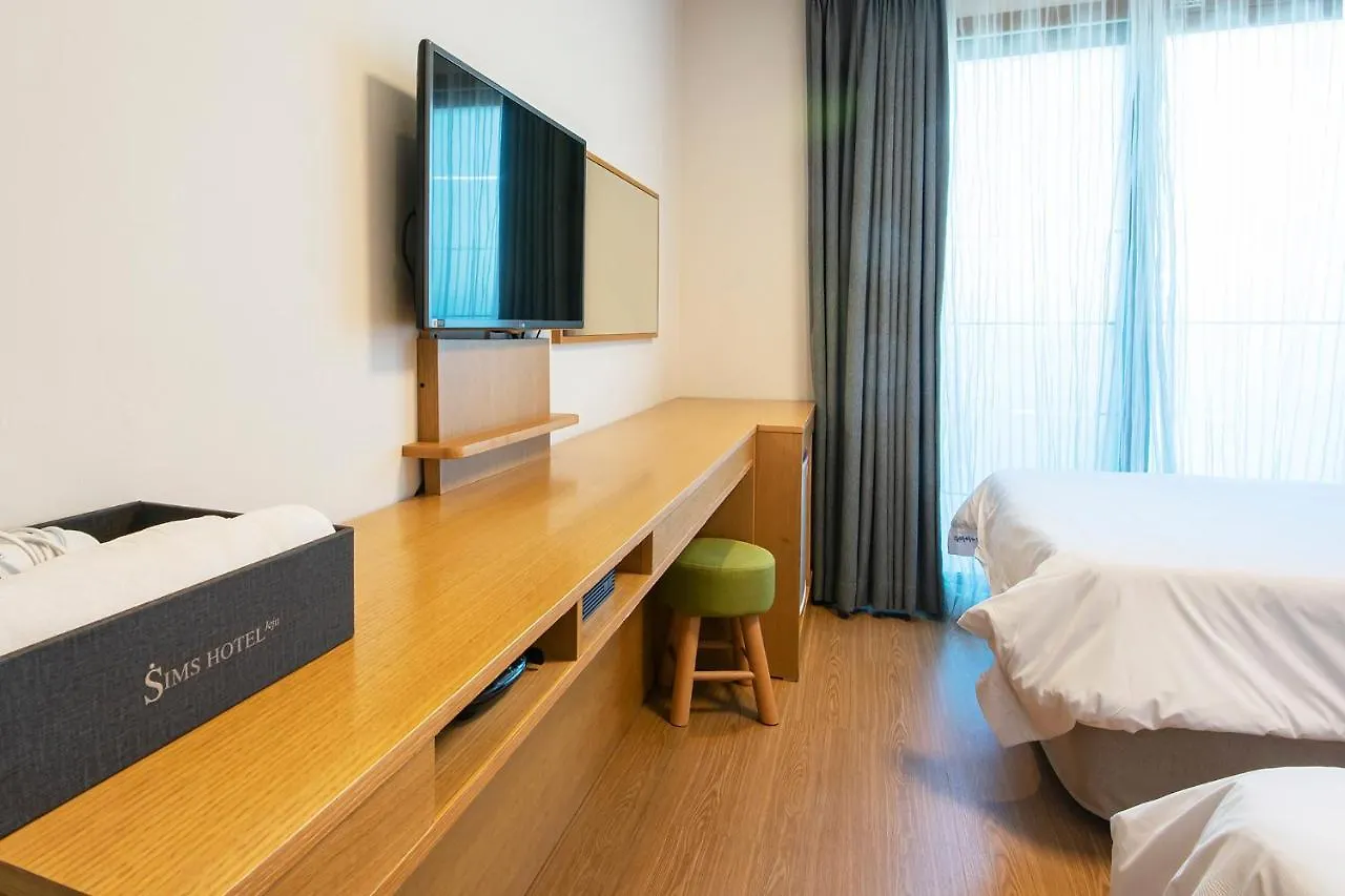 Sims Hotel Jeju 0*,