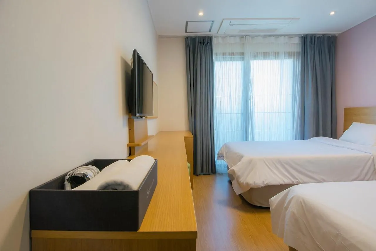 Sims Hotel Jeju