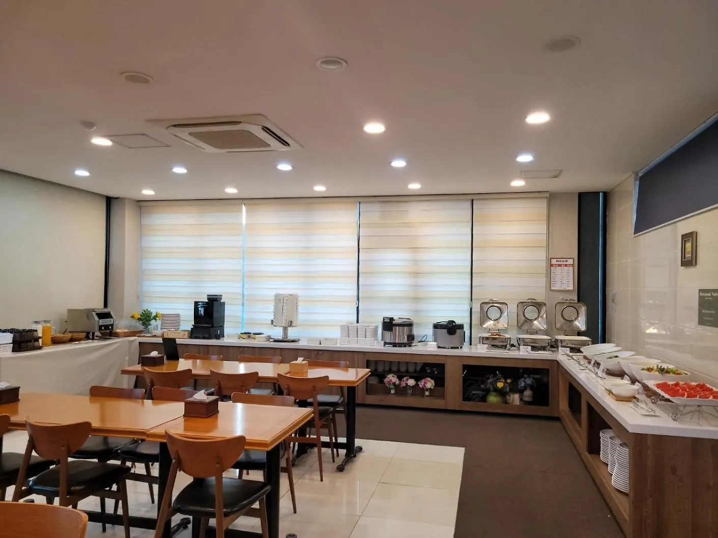 Sims Hotel Jeju
