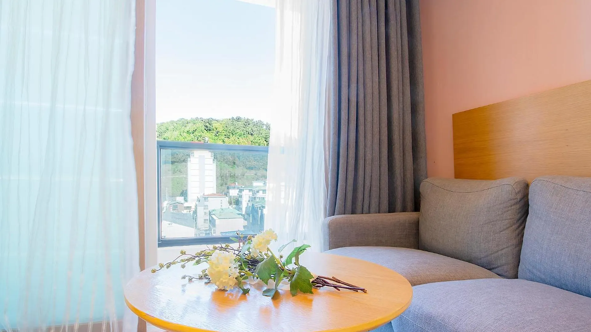 Sims Hotel Jeju